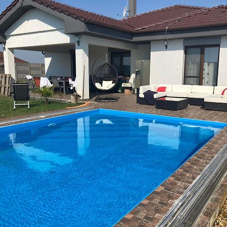 5 Izbovy Samostatny Stojaci Rodinny Dom S Podkrovim A Velkou Zahradou So Sezonnym Bazenom, Celorocnou Saunou A Virivkou-Momentalne Pokazena- Od Augusta Bude Nova Na Dovolenku A Oddych Topolniky Exterior foto
